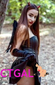 Aditi - Caucasian Call Girls in Greater Noida photo 1 of 4